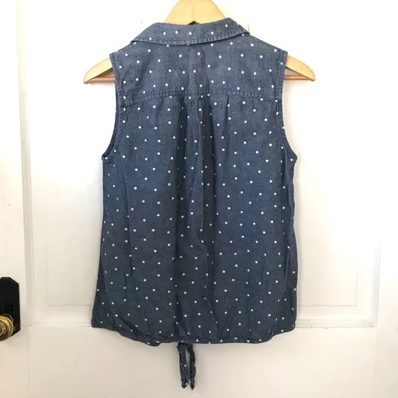 Talbots denim polka dot sleeveless button up blouse - Picture 2 of 9